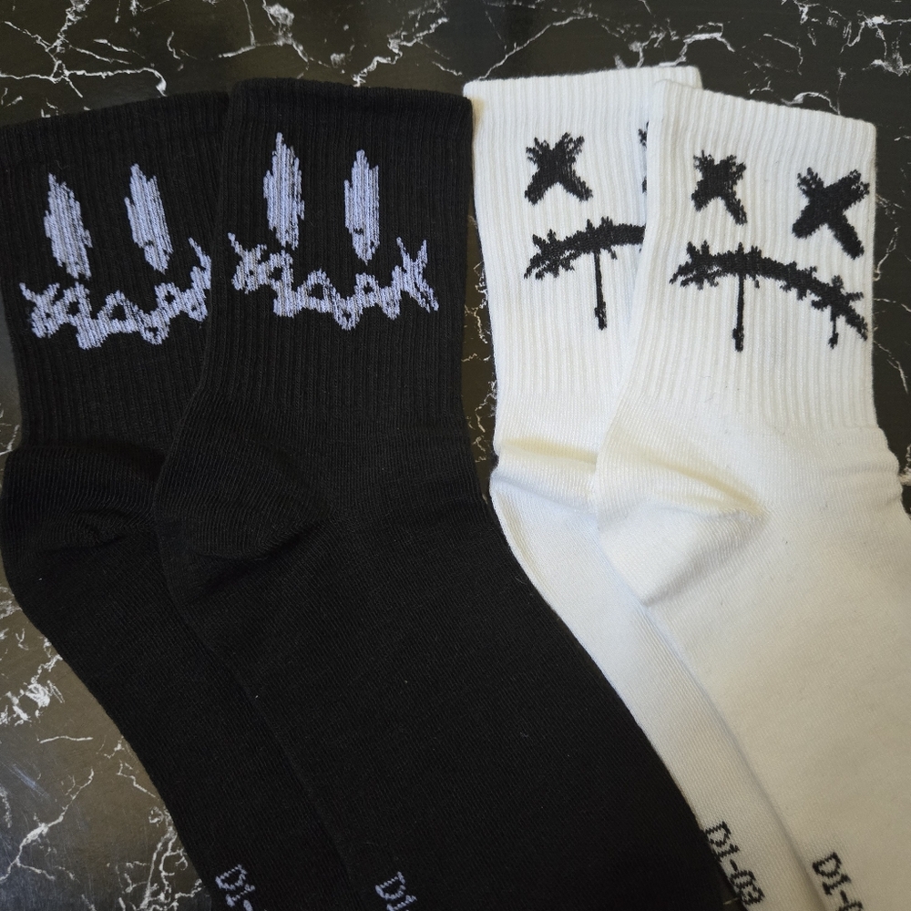 🍒🍒 BUNDLE ONLY 2 Pairs Happy/Sad Graffiti Ankle Socks